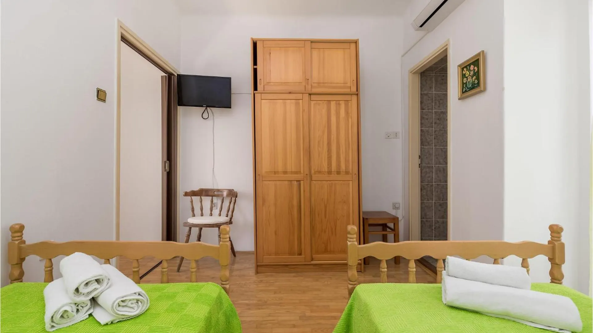 Beautiful Apartment In Omisalj With Kitchen