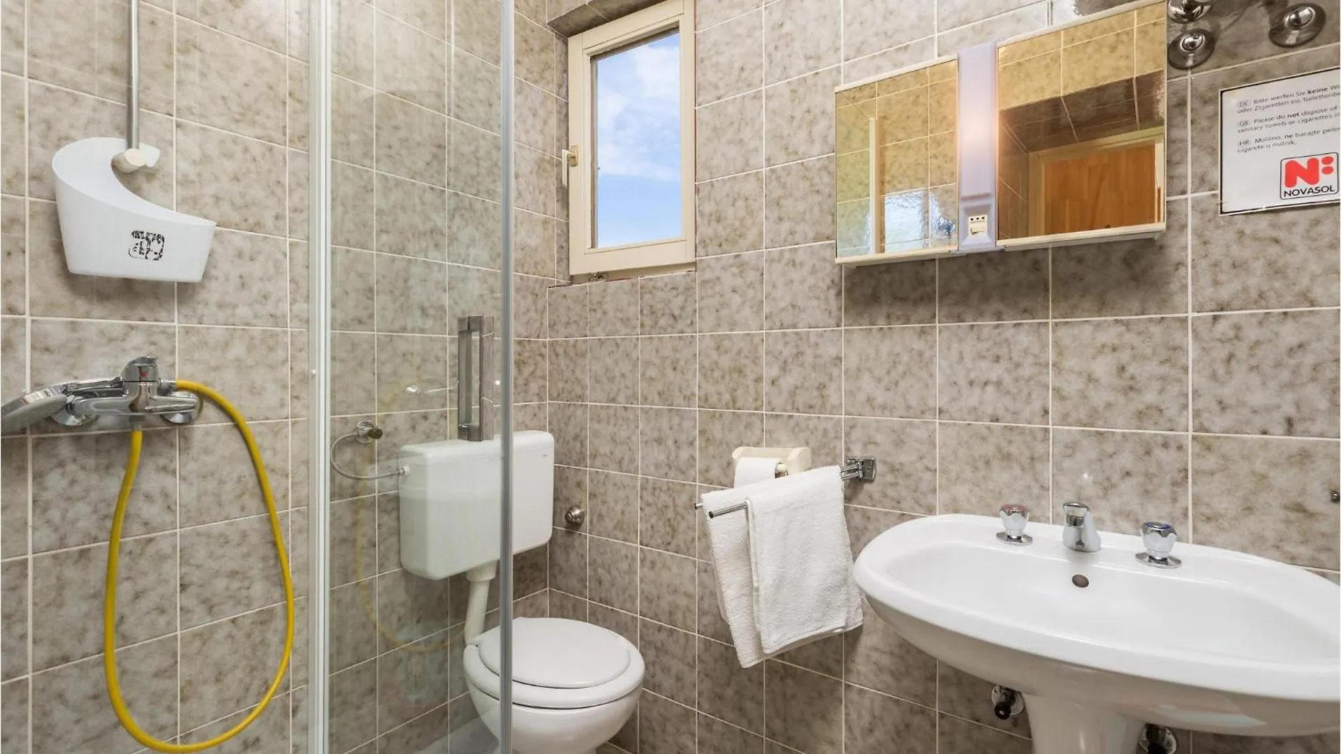 Beautiful Apartment In Omisalj With Kitchen