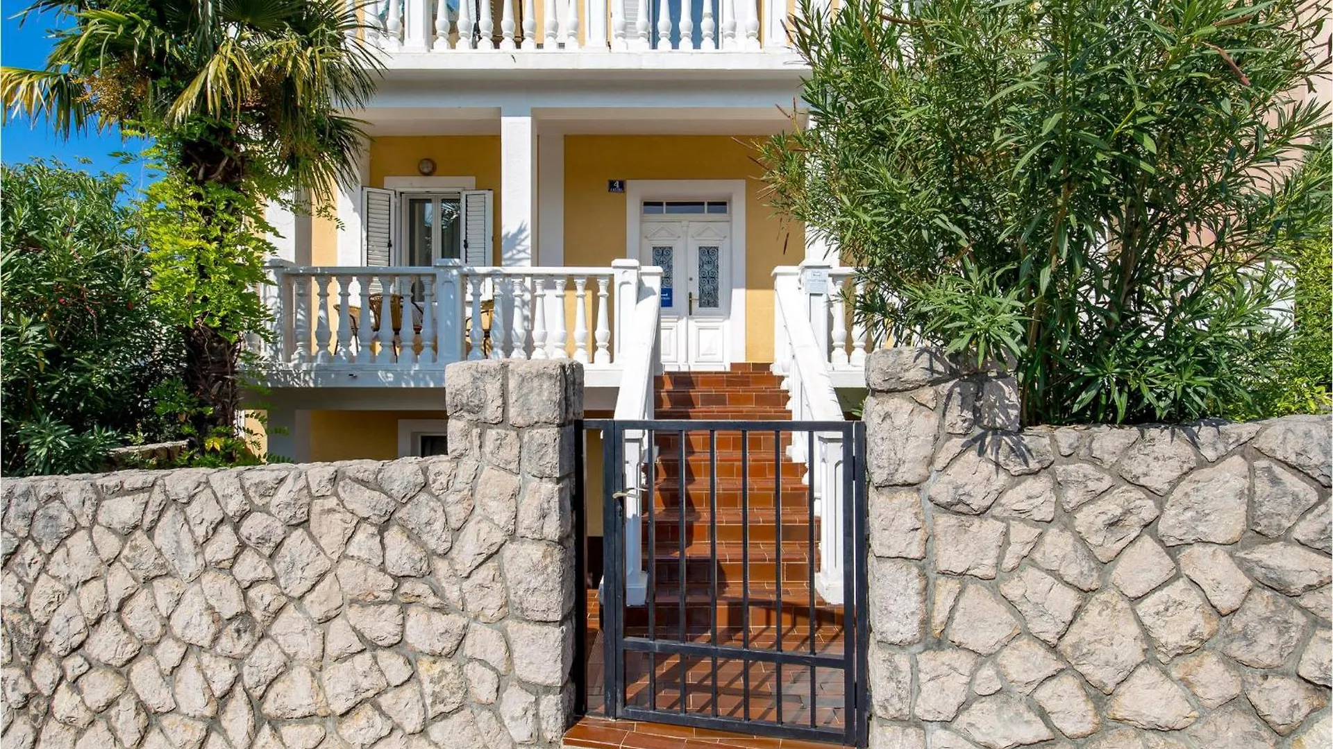 Beautiful Apartment In Omisalj With Kitchen