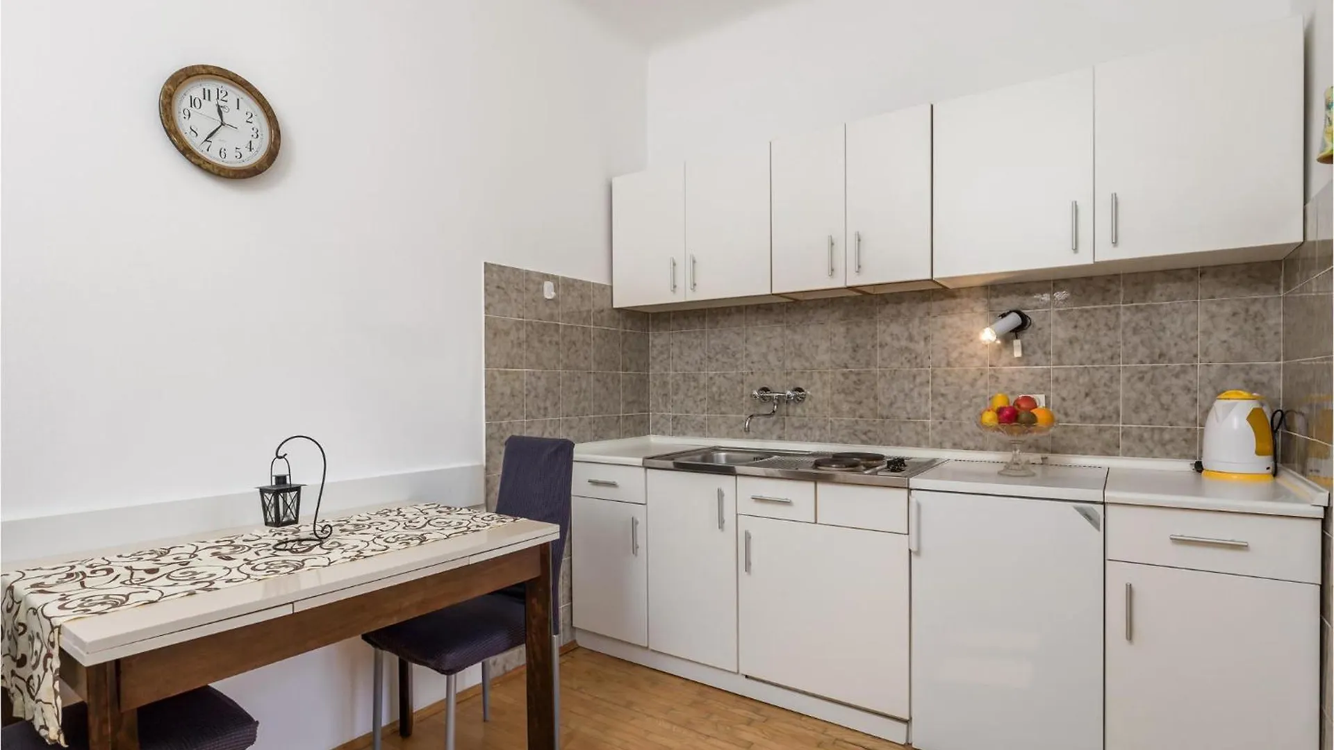 Beautiful Apartment In Omisalj With Kitchen 0*,